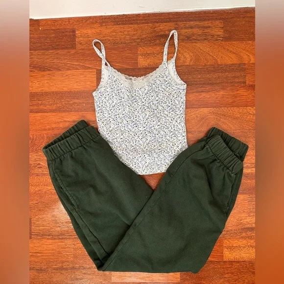 Brandy Melville Green Jogger Track Pants and floral cami set - Picture 10 of 11